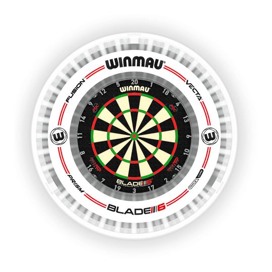 Lampe de fléchettes à LED Winmau Plasma Ice Das Bild zeigt das Produkt "Winmau Plasma Ice LED Dartboard Light" um ein Dartboard. Es sorgt für eine helle und gleichmäßige Ausleuchtung der Dartscheibe.