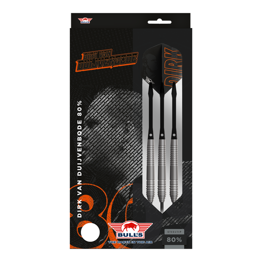 Bulls NL Dirk Van Duijvenbode 80 fléchettes en acier Auf dem Bild ist eine Verpackung der "Bulls NL Dirk Van Duijvenbode 80 Steeldarts" zu sehen. Die Packung zeigt drei silberne Steeldarts und enthält den Namen des Spielers sowie das Bulls-Logo.