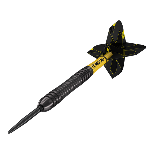 Fléchettes en acier Target Bolide Void 04 Swiss Point Das Bild zeigt einen Target Bolide Void 04 Swiss Point Steeldart. Der Dart ist schwarz-gelb und hat eine strukturierte Griffzone sowie schwarze Flights mit gelben Linien.