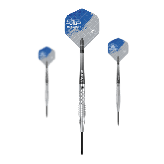 Fléchettes en acier Bulls Martin Schindler Original Generation 2 Das Bild zeigt drei Steeldarts des Modells "Bulls Martin Schindler Original Generation 2". Die Flights sind in Blau und Grau gestaltet und tragen den Schriftzug "The Wall Martin Schindler".