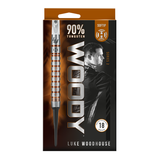Fléchettes souples Harrow's Luke Woodhouse série 2 - 18 g Die Verpackung zeigt die Harrows Luke Woodhouse Series 2 Softdarts mit einem Gewicht von 18 Gramm. Auf der Vorderseite ist ein großes Bild eines Softdarts sowie das Porträt von Luke Woodhouse abgebildet.