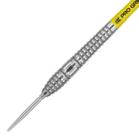 Das Bild zeigt einen Target Bolide 03 Swiss Point Steeldart. Der Dart besteht aus silbernem Metall mit einem gelben Schaft, auf dem „Pro Grip“ steht.