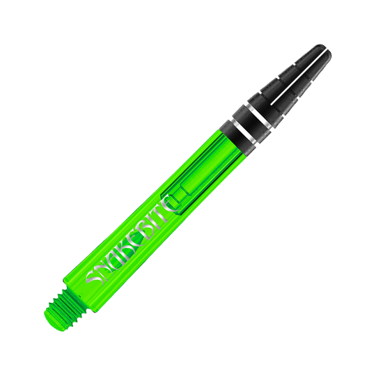 C645_Red_Dragon_Nitrotech_Peter_Wright_Green_Shafts_42mm_2 Das Bild zeigt einen grünen Dart-Schaft mit der Aufschrift "SNAKEBITE". Der Schaft hat schwarze Ringe am oberen Ende und ist durchsichtig.