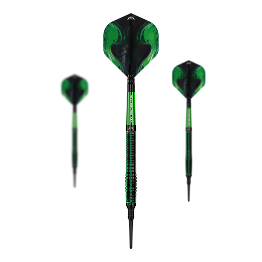 Fléchettes souples Mission Venom - 20 g Das Bild zeigt drei grüne Mission Venom Softdarts mit schwarzen Akzenten. Die Darts haben ein Gewicht von 20 Gramm und ein auffälliges Schlangenmuster auf den Flights.