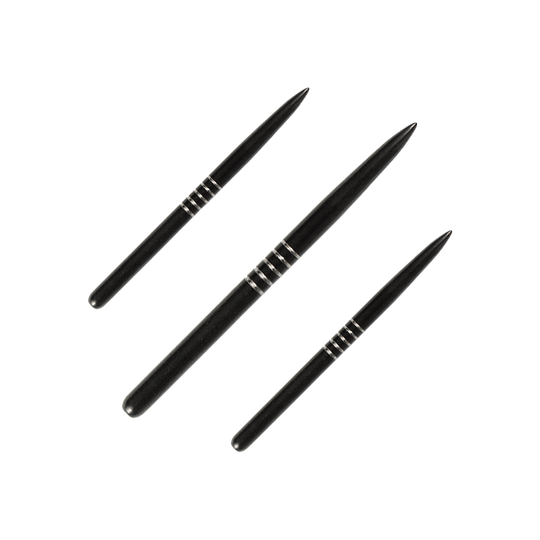 57747_Bulls_GP2_Steeldartspitzen_Schwarz_38mm_1 Das Bild zeigt drei schwarze Steeldartspitzen des Produkts "Bulls GP2". Die Spitzen haben ein schlankes Design mit zwei silbernen Rillen in der Mitte.