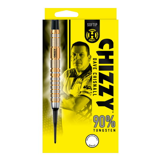 Fléchettes souples Dave Chisnall Chizzy Series 2 de Harrow Die Verpackung zeigt die "Harrows Dave Chisnall Chizzy Series 2 Softdarts" mit einem Bild von Dave Chisnall. Auf der gelben Schachtel steht, dass die Darts aus 90% Tungsten bestehen.