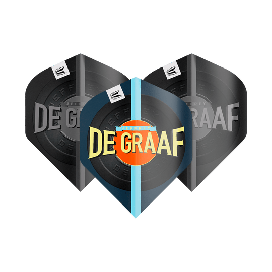 Ailettes standard Target Pro Ultra Jeffrey De Graaf GEN1 n°2 - 3 jeux Das Bild zeigt drei Sätze Target Pro Ultra Jeffrey De Graaf GEN1 No2 Standard Flights. Auf den Flights steht groß „DE GRAAF“ und sie haben ein modernes Design in Schwarz und Blau.
