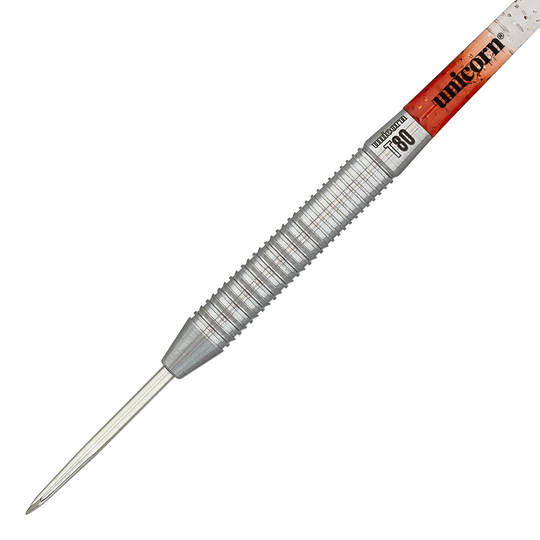 Fléchettes en acier Unicorn Core XL Striker Style 1 - 22 g Das Bild zeigt einen silberfarbenen Steeldart mit gerilltem Griff. Auf dem Schaft steht "Unicorn" und das Modell ist "Core XL Striker Style 1" mit 22g Gewicht.