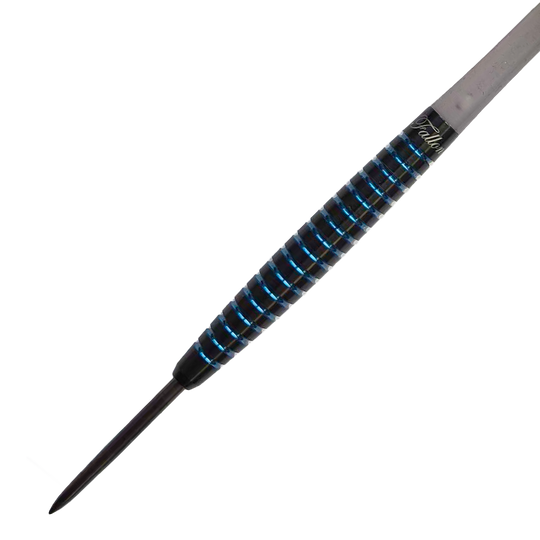 Fléchettes Dynasty Fallon Sherrock 4 AFlow BK en acier - Avec autographe - 23 g Das Bild zeigt einen Dynasty Fallon Sherrock 4 AFlow BK Steeldart mit Autogramm. Der Dart wiegt 23 Gramm und hat ein schwarz-blaues Rillendesign.
