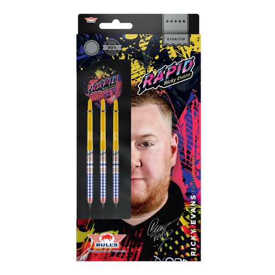 Fléchettes en acier Bulls NL Ricky Evans Rapid Edition One Die Abbildung zeigt die Verpackung der "Bulls NL Ricky Evans Rapid Edition One Steeldarts". Auf der Packung sind drei gelb-silberne Steeldarts und ein Porträt von Ricky Evans zu sehen.