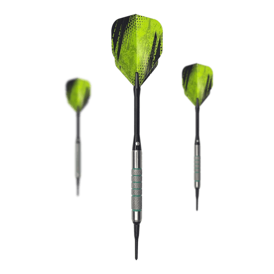 Fléchettes souples McDart 85 Tungstène V7 - 16,5 g Das Bild zeigt drei McDart 85er Tungsten V7 Softdarts mit einem Gewicht von 16,5g. Die Darts haben grün-schwarze Flights und silberne Griffe.