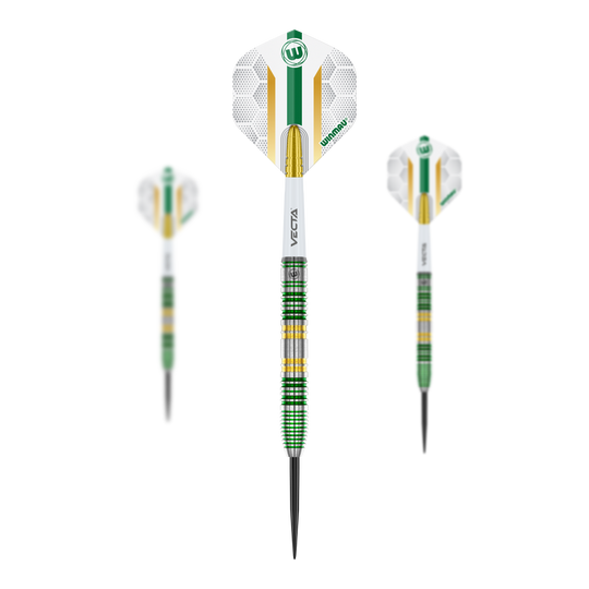 Fléchettes en acier Winmau Xenon Das Bild zeigt drei Winmau Xenon Steeldarts mit weiß-grünen Flights und gestreiften Schäften. Die Darts haben goldene, grüne und silberne Akzente.