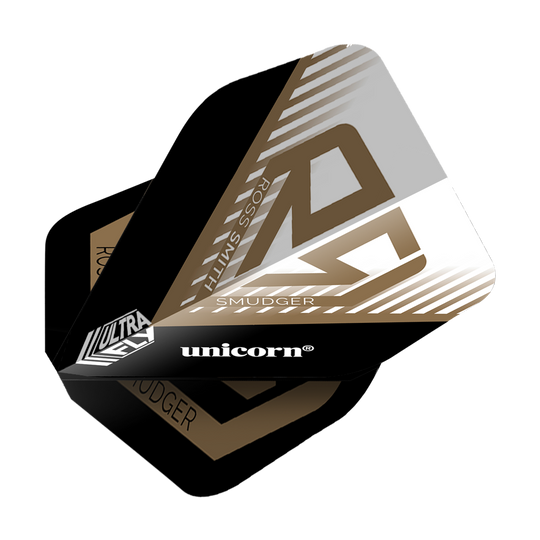Volets Unicorn Ultrafly 100 Ross Smith Smudger AR1 Das Bild zeigt die Dartflights "Unicorn Ultrafly 100 Ross Smith Smudger AR1". Die Flights sind schwarz, weiß und gold gestaltet und tragen den Namen des Spielers sowie das Unicorn-Logo.