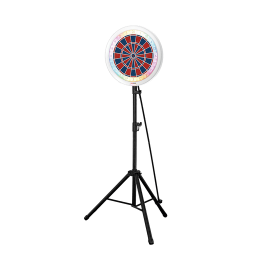 Das Bild zeigt das GranBoard 132 Elektronisches Dartboard mit Hybrid Pro Dartboardständer. Es ist ein Bundle bestehend aus einem elektronischen Dartboard und einem stabilen Ständer.