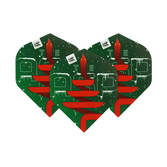 Das Bild zeigt drei grüne Dart-Flights mit Weihnachtsmotiv aus der "Target Merry Christmas Flights Nathan Aspinall" Serie. Auf den Flights ist eine rote Kerze mit Schneeverzierung und festlichen Elementen abgebildet.
