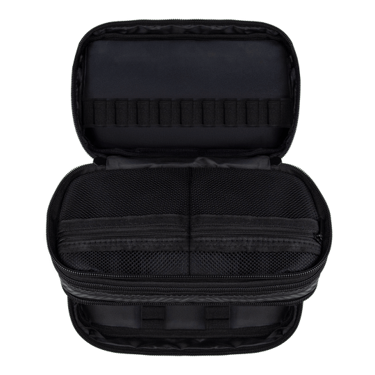 Portefeuille Carbone Bulls NL Zu sehen ist das Bulls NL Carbon Wallet. Es eignet sich ideal zum Transport und zur Aufbewahrung von Dartzubehör.