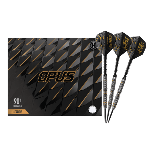 Fléchettes en acier Harrows Opus Das Bild zeigt das Produkt "Harrows Opus Steeldarts" mit einem eleganten schwarzen Design. Drei Steeldarts sind neben der stilvollen Verpackung abgebildet.