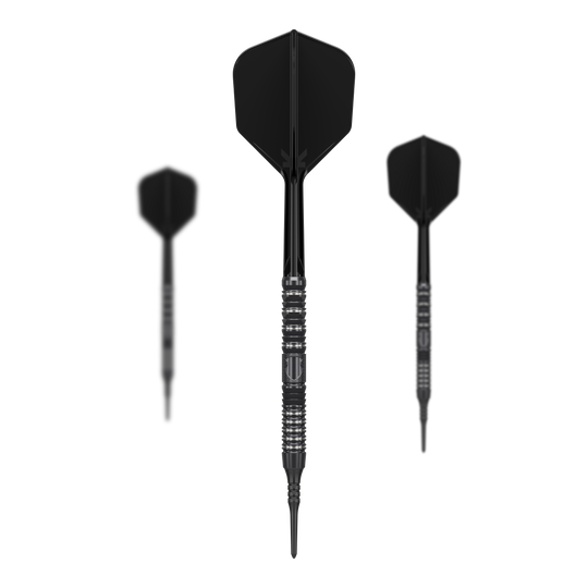 Fléchettes souples Target Japan Black Marque Draco GEN2 - 20 g Das Bild zeigt drei schwarze Softdarts mit unterschiedlich großen Flights. In der Mitte befindet sich der Target Japan Black Marque Draco GEN2 Softdart mit einem Gewicht von 20g.