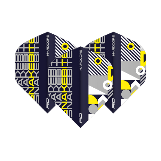 Das Bild zeigt drei Dartflights mit einem modernen, grafischen Design in Schwarz, Gelb, Grau und Weiß. Auf den Flights steht der Schriftzug "SNAKEBITE" und "HARDCORE" in auffälligen Buchstaben.