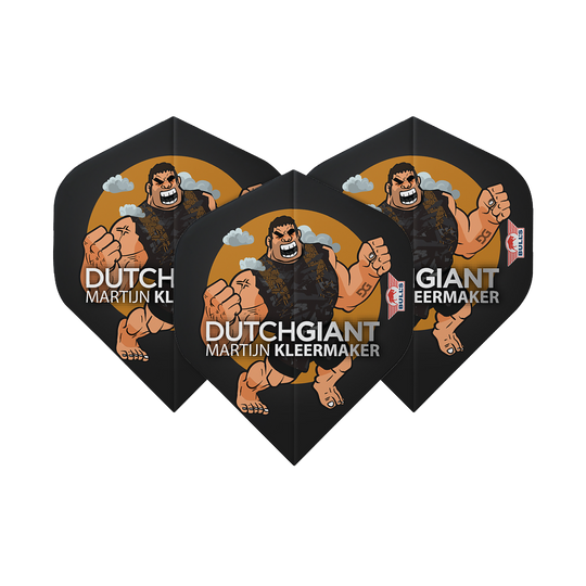BU50922_Bulls_NL_Player_100_Martijn_Kleermaker_Cartoon_No2_Standard_Flights_1QTRJeFi0kbR9e Das Bild zeigt drei Dart-Flights mit einer Cartoonfigur und der Aufschrift "Dutch Giant Martijn Kleermaker". Die Flights sind schwarz mit einem orangenen Hintergrund und haben das Bulls-Logo.