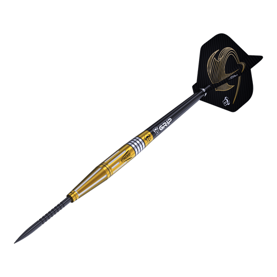 Fléchettes en acier Bulls Stingray ST4 Das Bild zeigt einen Bulls Stingray ST4 Steeldart. Der Dart hat ein goldfarbenes Barrel und schwarze Flights mit einem auffälligen Design.