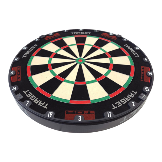 Target de fléchettes en acier Target TOR Das Bild zeigt eine Target TOR Steeldartboard. Die Dartscheibe hat ein klassisches Design mit schwarzen, weißen, roten und grünen Feldern.