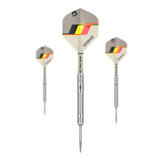 Fléchettes en acier Target Dimitri Van Den Bergh GEN2 Swiss Point Das Bild zeigt drei Steeldarts des Modells "Target Dimitri Van Den Bergh GEN2 Swiss Point". Die Darts haben silberne Spitzen und Schäfte sowie Flights mit einem schwarz-gelb-roten Design.