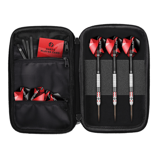 Étui à fléchettes de poche Shot Michael Smith World Champion - Victory Das Bild zeigt das Produkt "Shot Michael Smith World Champion Pocket Dartcase - Victory". Im Etui befinden sich drei Darts, Ersatzteile und eine Darts-Spielerkarte, alles ordentlich verstaut.