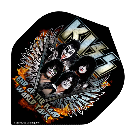 Mission Kiss End Of The Road Vols Standard No2 Das Bild zeigt ein Dart-Flight mit dem Motiv der Band KISS und dem Schriftzug "End of the Road World Tour". Im Hintergrund sind Flammen und silberne Flügel zu sehen.