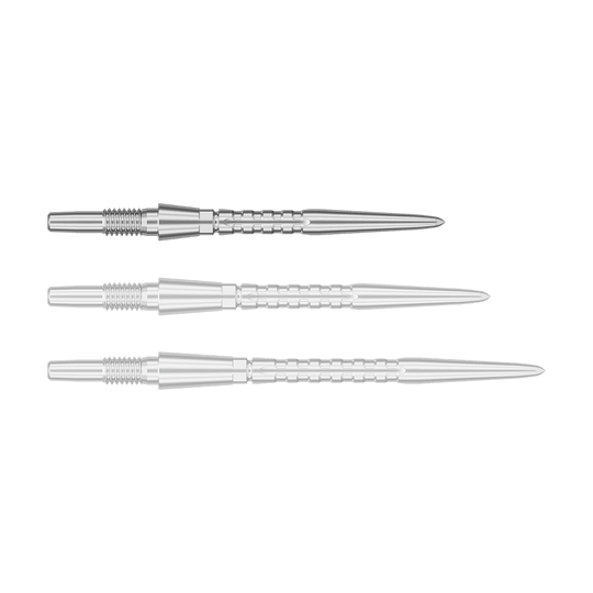 Das Bild zeigt drei silberne Steeldartspitzen, die nebeneinander liegen. Sie haben eine gerillte Struktur und eine spitz zulaufende Form.