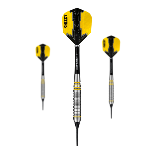 Fléchettes souples en laiton Chizzy Brass de Dave Chisnall, Harrow Das Bild zeigt drei Harrows Dave Chisnall Chizzy Brass Softdarts. Die Pfeile haben gelb-schwarze Flights und einen geriffelten silbernen Barrel.