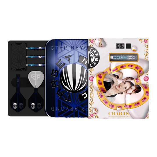 Fléchettes souples Target Japan Cathy Leung Charis GEN5 - 19 g Das Bild zeigt das Produkt "Target Japan Cathy Leung Charis GEN5 Softdarts - 19g" in einer dekorativen Verpackung. Im Inneren sind die Darts, Flights und weiteres Zubehör ordentlich angeordnet.