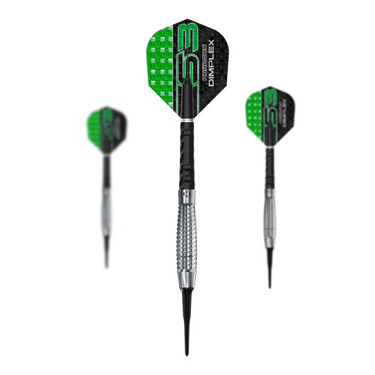 Fléchettes souples Harrows Dimplex S3 Bomb Das Bild zeigt drei Harrows Dimplex S3 Bomb Softdarts mit grün-schwarzen Flights. Die Dartpfeile haben silberne Griffbereiche und schwarze Spitzen.