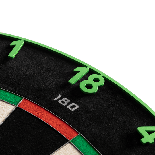 Cible de fléchettes Precise 180 Endorphine en acier avec anneau numéroté - Vert émeraude Das Bild zeigt das Precise 180 Endorphine Steeldartboard mit Nummernring in Emerald Green. Die Abbildung stellt das Produkt in einer klaren Ansicht dar.