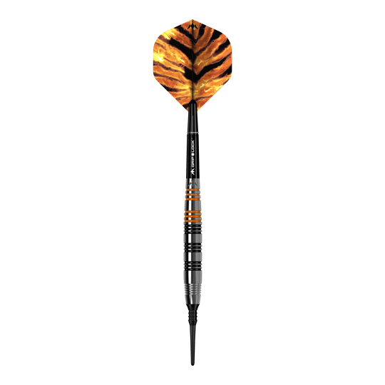Fléchettes souples en laiton Mission Javan - 18 g Das Bild zeigt einen Softdart namens "Mission Javan Brass Softdarts - 18g". Der Dart hat eine schwarz-orangene Spitze und eine Flügel mit einem Tigerstreifenmuster.