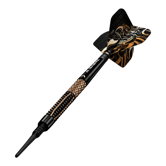 Fléchettes souples Mission Horus - 19 g Das Bild zeigt einen Mission Horus Softdart mit einem Gewicht von 19 Gramm. Der Dart hat ein auffälliges schwarzes und goldenes Design.