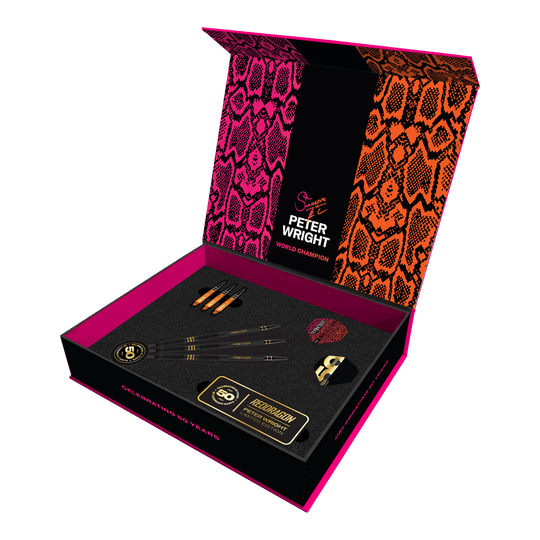 Fléchettes en acier Red Dragon Peter Wright, édition limitée 50 ans de carrière - 21 g Red Dragon Peter Wright 50 Years Player Limited Edition Steeldarts - 21g. Abgebildet ist ein limitierter Dartpfeil speziell für das Jubiläum von Peter Wright.