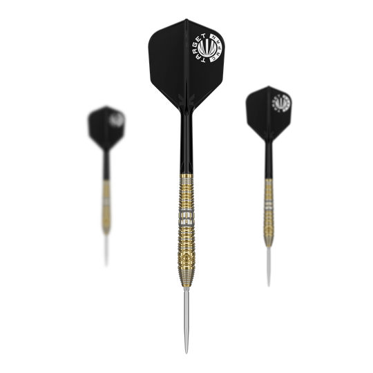Fléchettes en acier Target Japan Hot Shot GEN2 - 23 g Das Bild zeigt drei Target Japan Hot Shot GEN2 Steeldarts mit einem Gewicht von 23g. Die Darts haben schwarze Flights und gold-silberne Griffbereiche.