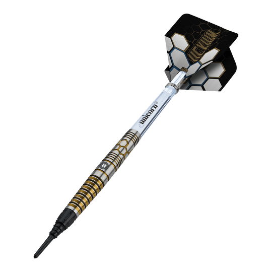 Auf diesem Bild sind Unicorn Hexium Style 03 Gold & Black Softdarts, 23g, dargestellt. Die Pfeile kombinieren goldene und schwarze Elemente im Design.