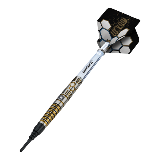 Fléchettes souples Unicorn Hexium Style 03 Or et Noir - 23 g Auf diesem Bild sind Unicorn Hexium Style 03 Gold & Black Softdarts, 23g, dargestellt. Die Pfeile kombinieren goldene und schwarze Elemente im Design.