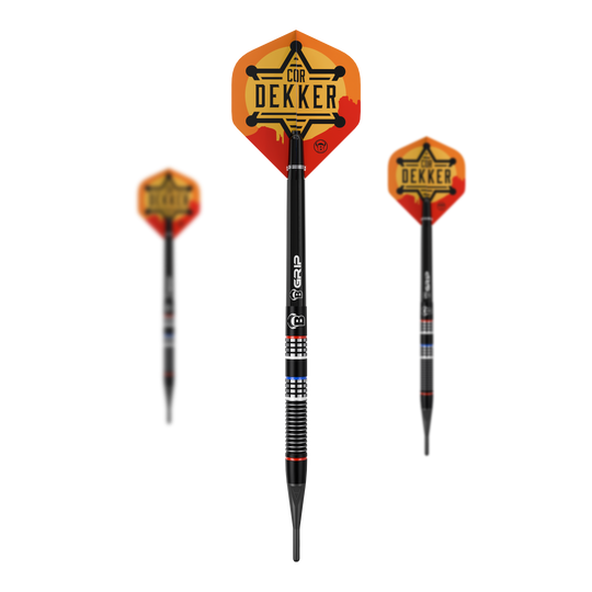 Fléchettes souples Bulls Cor Dekker The Sheriff - 20 g Auf diesem Bild sieht man die Bulls Cor Dekker The Sheriff Softdarts - 20g als komplettes Set. Die Darts liegen nebeneinander angeordnet.