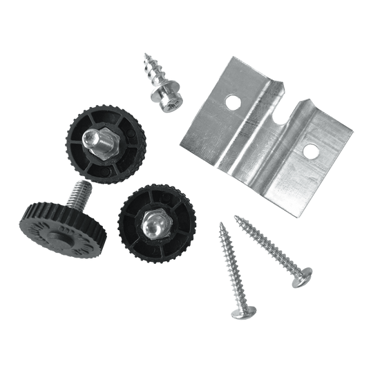 Support mural Winmau Rota-Lock Blade 6 Das Bild zeigt das Winmau Rota-Lock Blade 6 Wandhalterungs-Set mit Schrauben, Kunststoffrädern und einer Metallhalterung. Es sind alle benötigten Teile zur Befestigung eines Dartboards an der Wand abgebildet.
