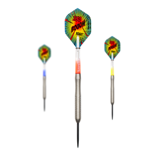 Fléchettes en acier Karella Comic Line CL-2 - 23 g Dies ist ein Satz Karella Comic Line CL-2 Steeldarts - 23g. Die Steeldarts werden zusammen präsentiert.