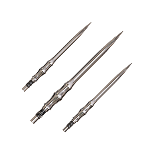 Harrows Quick Point Apex Spire Elite Series Dartspitzen - Silber Ein Set von silbernen Dartspitzen ist auf weißem Grund zu sehen. Die Spitzen sind gerade angeordnet.