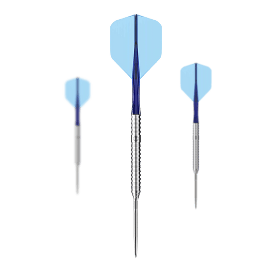 Fléchettes en acier Caliburn Forge F3 - 22 g Das Bild zeigt drei Caliburn Forge F3 Steeldarts mit einem Gewicht von 22g. Die Darts haben blaue Flights und silberne, gerillte Spitzen.