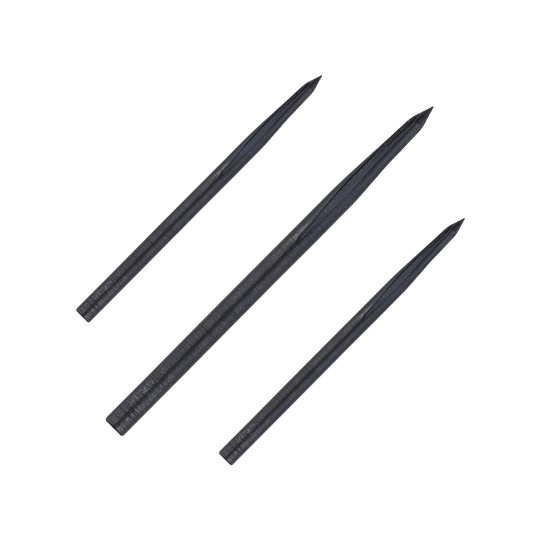 Pointes de fléchettes en acier Unicorn Volute Noir Das Bild zeigt drei schwarze Steeldartspitzen des Produkts „Unicorn Volute Noir“. Sie sind länglich, spitz zulaufend und aus Metall gefertigt.
