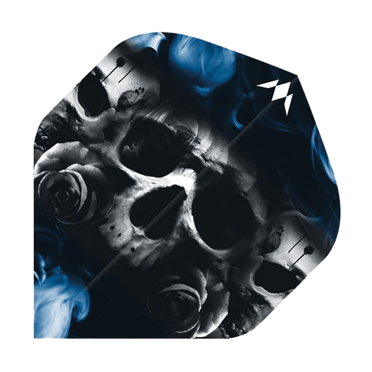 Mission Solo Shaun McDonald No2 Vols Standard Das Bild zeigt einen Dartflight mit einem auffälligen Totenkopf- und Rosenmotiv vor einem blauen Rauchhintergrund. In der oberen rechten Ecke befindet sich ein kleines, weißes Symbol.