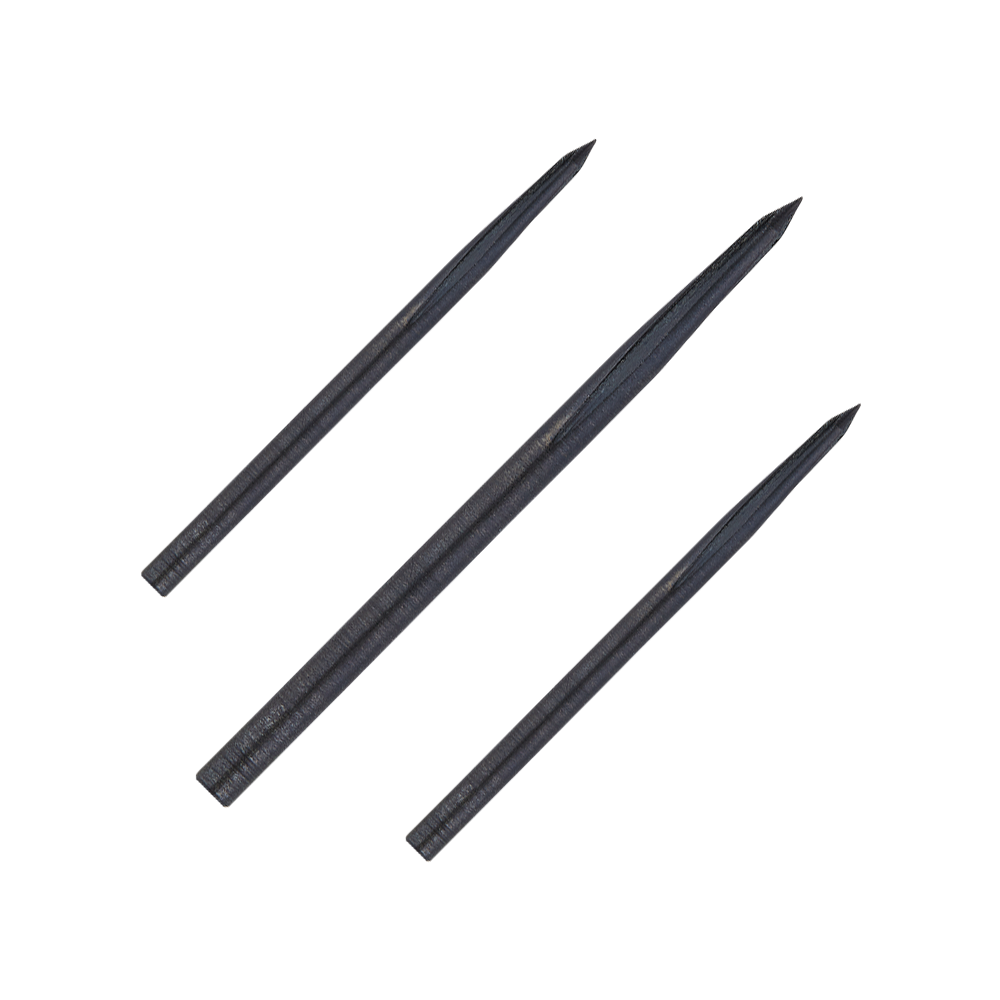 Pointes de fléchettes en acier Unicorn Volute Noir Das Bild zeigt drei schwarze Steeldartspitzen des Produkts „Unicorn Volute Noir“. Sie sind länglich, spitz zulaufend und aus Metall gefertigt.
